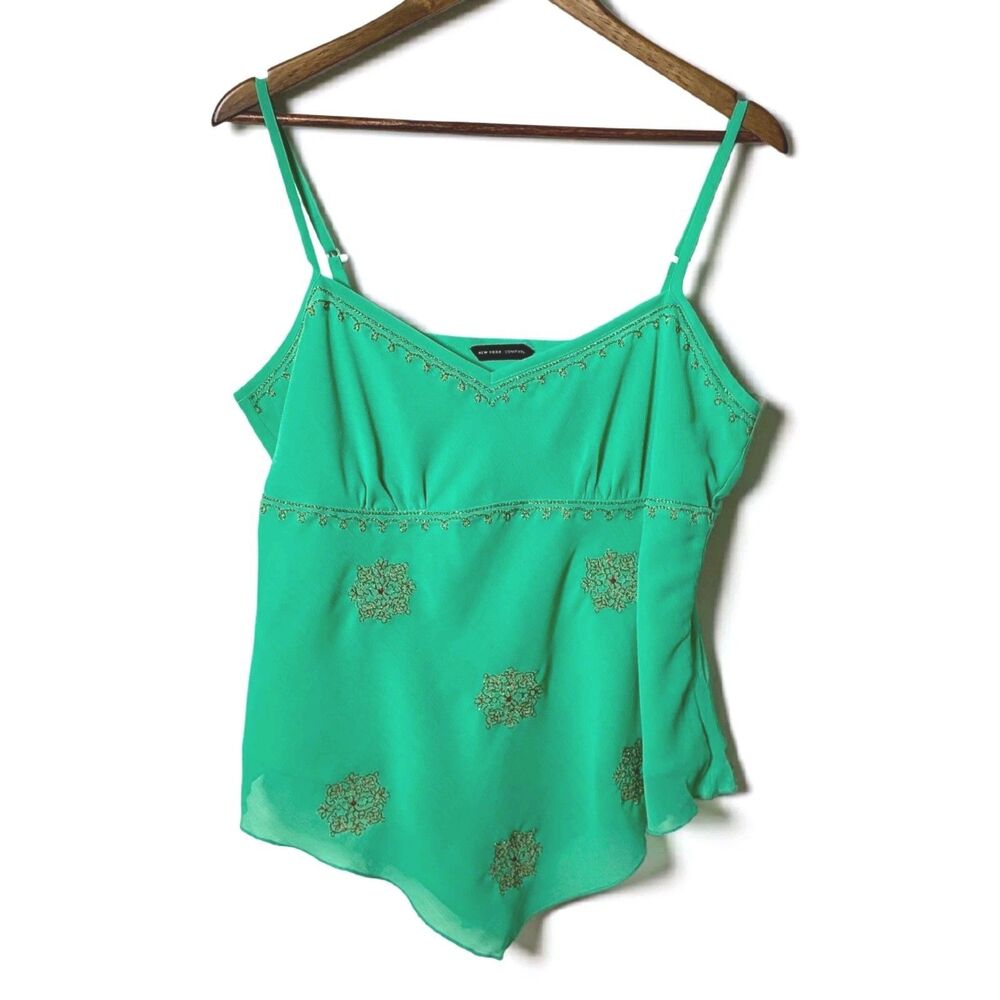 New York And Co Y2K Embroidered Cami Top Asymmetrical Hem Size 14 Green Fairy